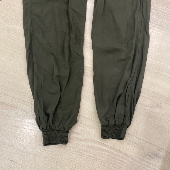 💚 Garage Thin Joggers - Small - Picture 3 of 6